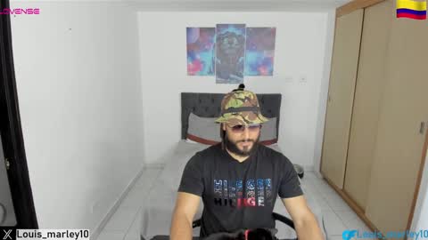 Snapshot of louis_marley_ chatting on February 4, 10:02 pm louis_marley_ online show from February 4, 10:02 pm