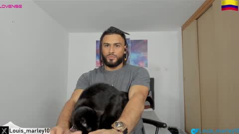 Snapshot of louis_marley_ chatting on February 6, 12:54 am louis_marley_ online show from February 6, 12:54 am