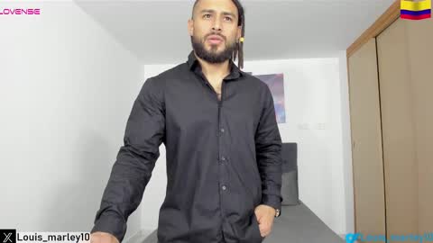 Snapshot of louis_marley_ chatting on February 15, 1:21 am louis_marley_ online show from February 15, 1:21 am