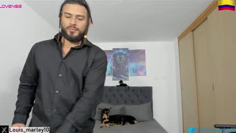 Snapshot of louis_marley_ chatting on February 15, 4:25 am louis_marley_ online show from February 15, 4:25 am