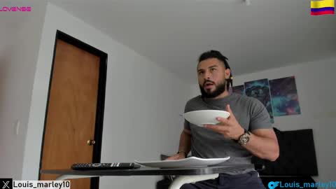 Snapshot of louis_marley_ chatting on February 26, 7:05 pm louis_marley_ online show from February 26, 7:05 pm