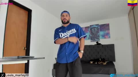 Snapshot of louis_marley_ chatting on February 27, 7:37 pm louis_marley_ online show from February 27, 7:37 pm