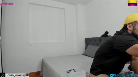 louis_marley_ online show from March 29, 11:49 pm