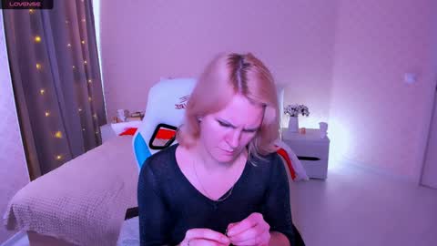 Snapshot of louisa_bay chatting on January 24, 1:47 pm Louisa online show from January 24, 1:47 pm