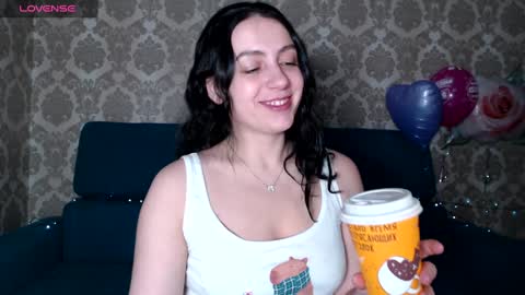 Snapshot of louise_phlox chatting on February 4, 4:26 am Louise online show from February 4, 4:26 am