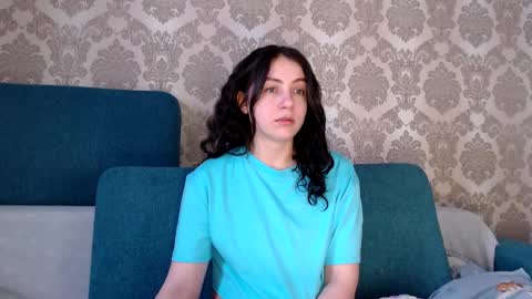 Snapshot of louise_phlox chatting on March 5, 8:10 am Louise online show from March 5, 8:10 am