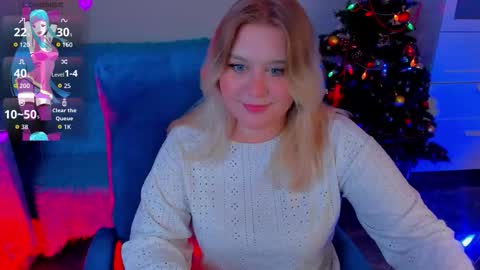 Snapshot of louisemous chatting on December 17, 10:27 pm Loise online show from December 17, 10:27 pm