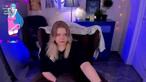 Snapshot of louisemous chatting on February 5, 9:08 pm Loise online show from February 5, 9:08 pm