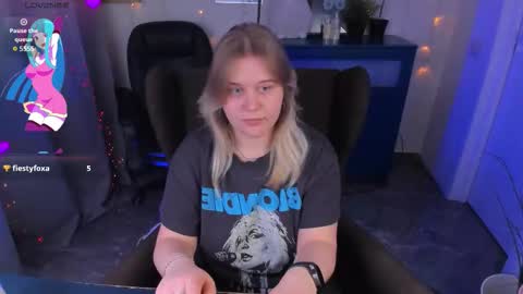 Snapshot of louisemous chatting on February 6, 9:40 pm Loise online show from February 6, 9:40 pm