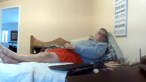 Snapshot of loumtl3 chatting on June 14, 1:24 pm loumtl3 online show from June 14, 1:24 pm