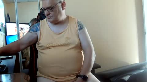 Snapshot of loumtl3 chatting on July 3, 12:22 pm loumtl3 online show from July 3, 12:22 pm