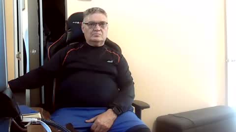 Snapshot of loumtl3 chatting on July 25, 12:14 pm loumtl3 online show from July 25, 12:14 pm