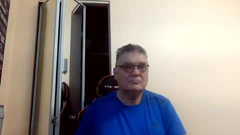 Snapshot of loumtl3 chatting on July 29, 12:25 pm loumtl3 online show from July 29, 12:25 pm