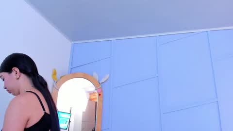 Louren Fox online show from October 29, 11:45 am