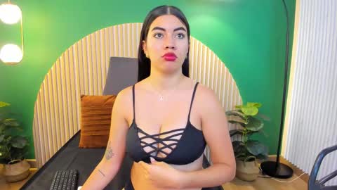 Louren Fox online show from November 4, 7:13 pm