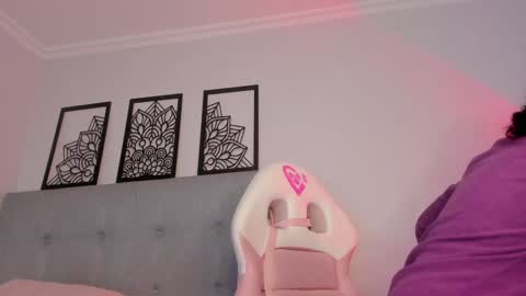 Snapshot of lourreinstounn chatting on January 5, 10:50 pm Lourrein Stoun Independiente online show from January 5, 10:50 pm