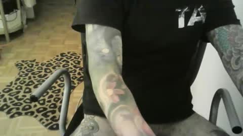 Guapito online show from December 2, 11:59 am