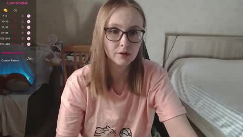 Snapshot of love_agatha chatting on September 13, 5:18 am Agatha online show from September 13, 5:18 am