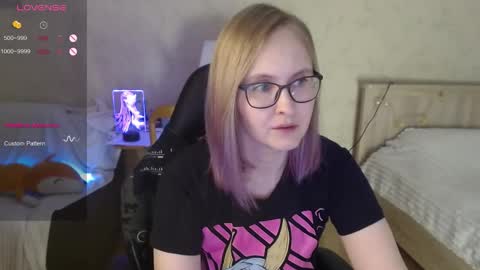 Snapshot of love_agatha chatting on October 10, 5:28 am Agatha online show from October 10, 5:28 am