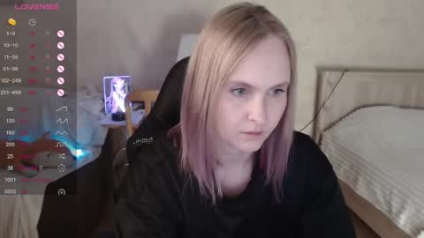 Snapshot of love_agatha chatting on October 11, 5:17 am Agatha online show from October 11, 5:17 am