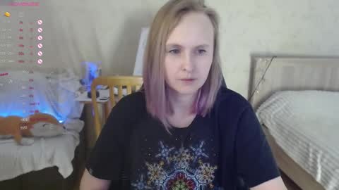 Snapshot of love_agatha chatting on October 19, 5:08 am Agatha online show from October 19, 5:08 am