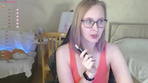 Snapshot of love_agatha chatting on October 20, 4:13 am Agatha online show from October 20, 4:13 am