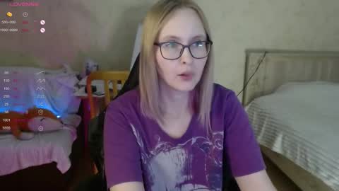 Snapshot of love_agatha chatting on October 24, 5:59 am Agatha online show from October 24, 5:59 am