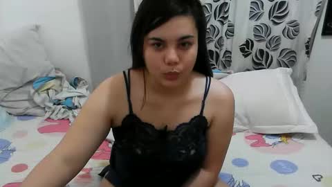 Snapshot of love_anjela chatting on April 3, 6:55 am love_anjela online show from April 3, 6:55 am