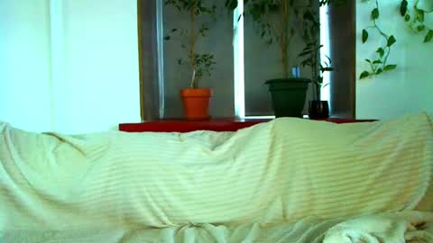 Snapshot of love_attation chatting on December 16, 4:55 am Cute face online show from December 16, 4:55 am