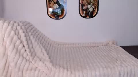 love bella  online show from April 15, 12:17 am