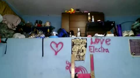 love_electra online show from April 4, 1:30 pm