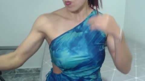 Snapshot of love_gatubela chatting on December 20, 12:08 am Nina online show from December 20, 12:08 am