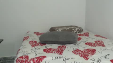 Snapshot of love_gatubela chatting on January 15, 3:22 am Nina online show from January 15, 3:22 am