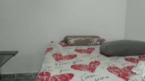 Snapshot of love_gatubela chatting on January 19, 1:21 am Nina online show from January 19, 1:21 am