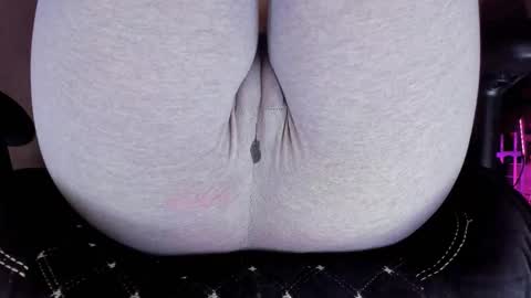 Snapshot of love_hard_kiru chatting on September 21, 12:18 pm Kira online show from September 21, 12:18 pm