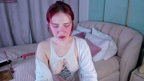 Snapshot of love_is_lola chatting on January 10, 1:21 am Lola online show from January 10, 1:21 am