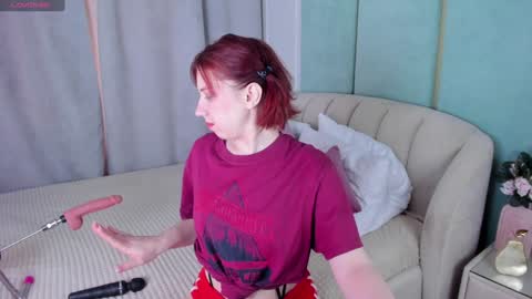 Snapshot of love_is_lola chatting on January 16, 4:17 am Lola online show from January 16, 4:17 am