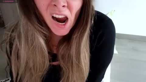 jessmy pleasure is in your hands s online show from December 6, 12:49 pm