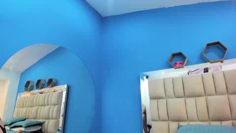 Melany  online show from February 9, 1:15 pm