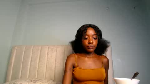 Snapshot of love_miah chatting on October 8, 11:52 am Miah online show from October 8, 11:52 am