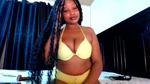 Snapshot of love_niahh chatting on June 27, 12:48 am niahh online show from June 27, 12:48 am