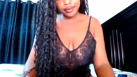 Snapshot of love_niahh chatting on July 1, 12:29 pm niahh online show from July 1, 12:29 pm