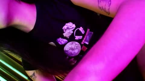 Snapshot of love_seren chatting on November 7, 5:18 am Seren online show from November 7, 5:18 am