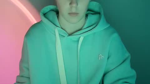 Vivian online show from November 28, 1:25 pm