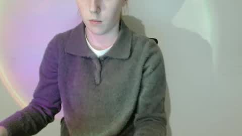 Vivian online show from February 20, 1:33 pm