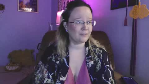 Snapshot of love_you_julia chatting on September 19, 1:40 am love_you_julia online show from September 19, 1:40 am