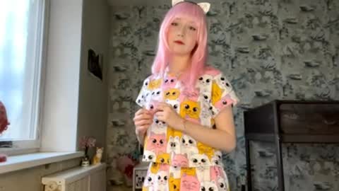 Snapshot of love_you_kim chatting on April 4, 1:08 pm Kim online show from April 4, 1:08 pm