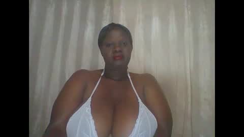 Snapshot of lovebigmelon chatting on December 3, 3:41 am Lynn online show from December 3, 3:41 am