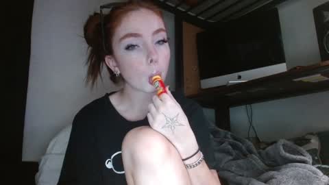 Snapshot of lovecalixo chatting on February 2, 6:37 am Cali Love online show from February 2, 6:37 am