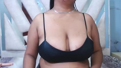 Snapshot of lovecandysweetcf chatting on November 25, 12:32 am lovecandysweetcf online show from November 25, 12:32 am